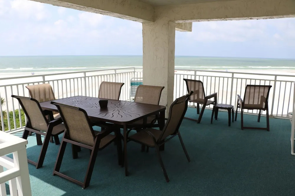 Jamaica Royale 401 - 2 Br Condo