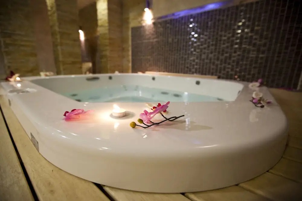 Apart & Spa Zoned