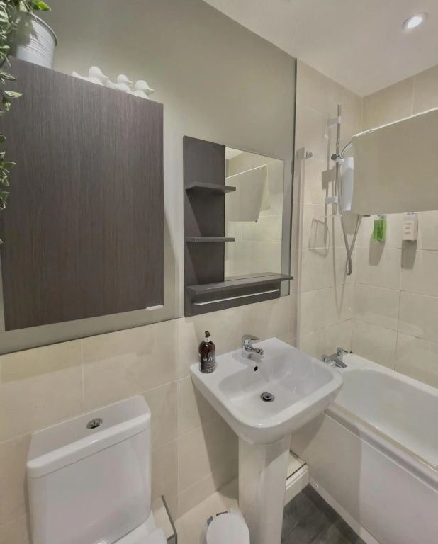 Monkbridge Mews Apartment