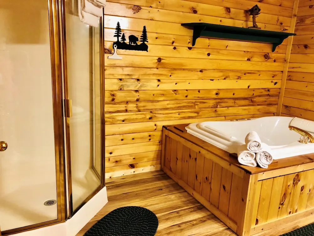 Kickin Back Jack - Three Bedroom Cabin