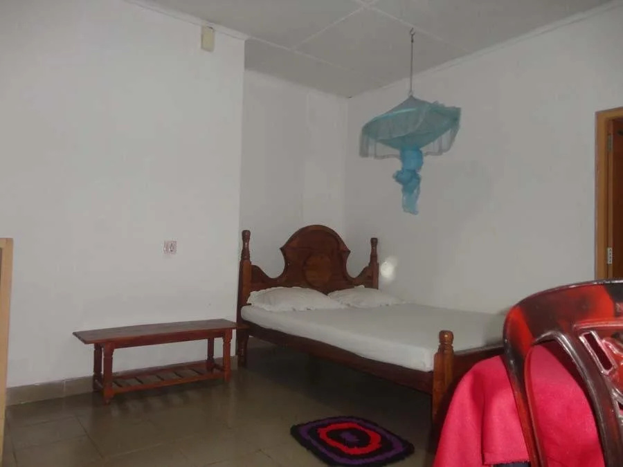 Deshani Holiday Inn