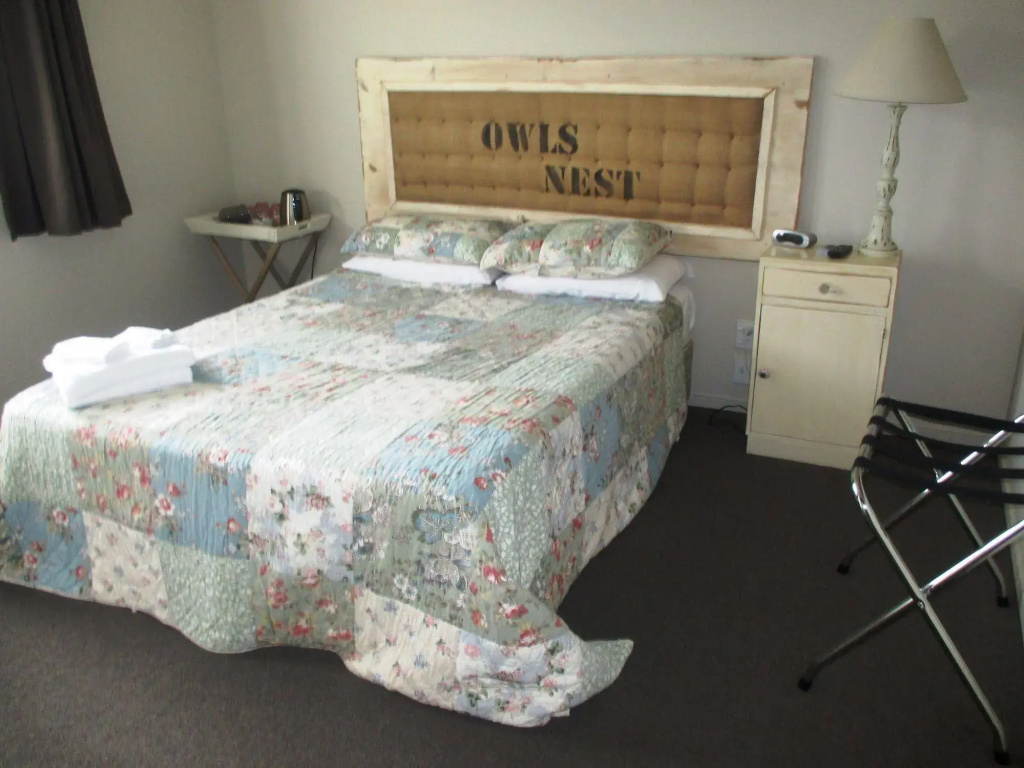 FatOwl Motel, Bar & Eatery