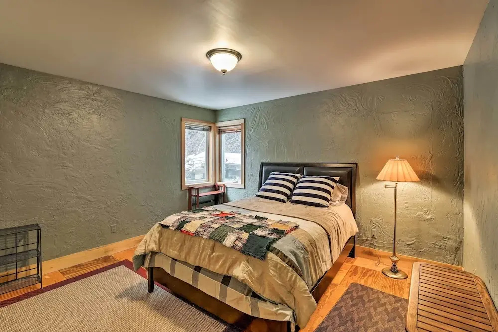 Walk to Town & Coast: Anchorage Condo w/ Fireplace