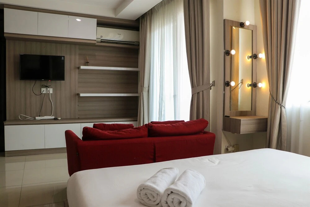 Comfort Studio At Sky Terrace Apartment