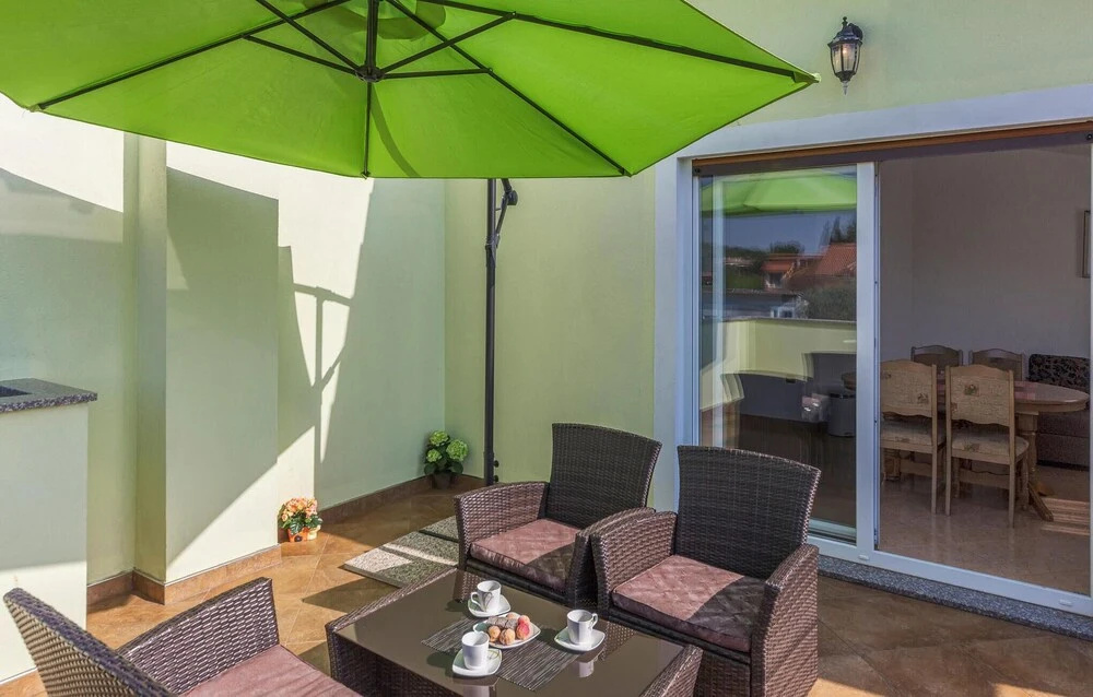 Beautiful Home in Fazana With Wifi and 5 Bedrooms