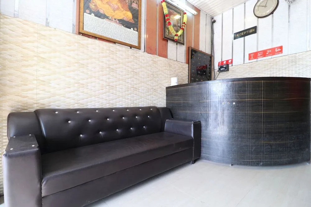 OYO 28691 Hotel Golden Star