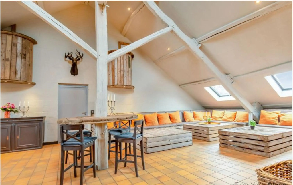 17 bedrooms villa with private pool enclosed garden and wifi at Florenville