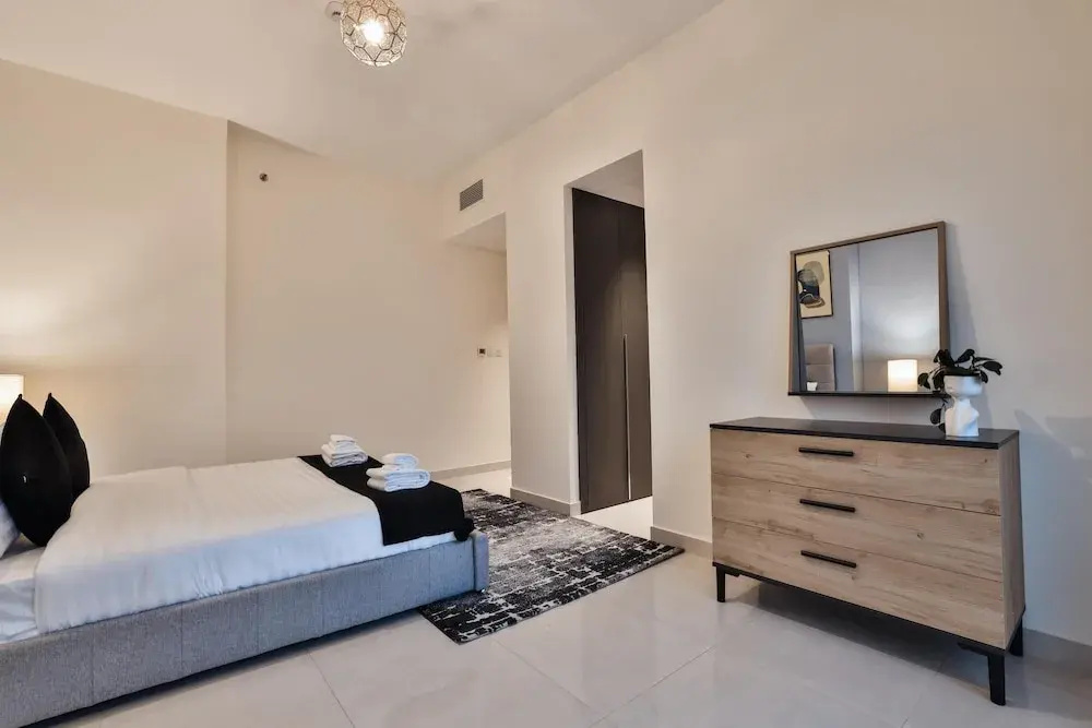 Luxe 1Bed Apt - Balcony & View