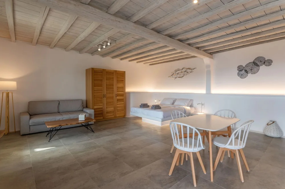 Mykonos Divino