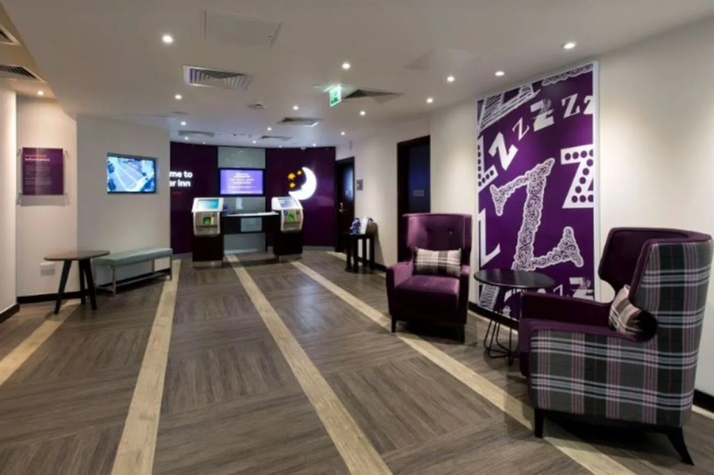 Premier Inn London Southgate Hotel