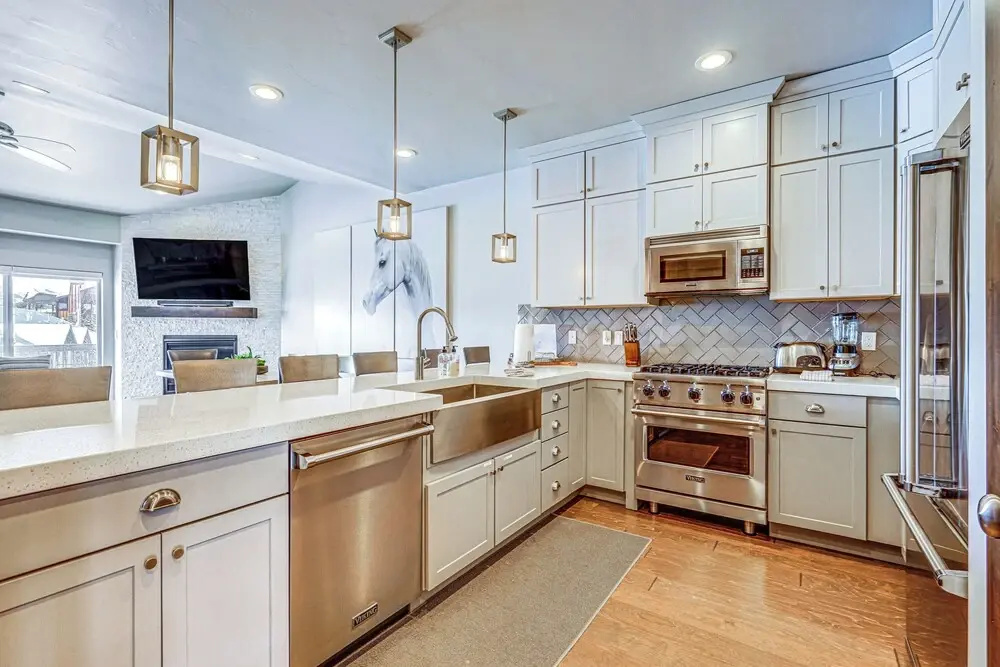 Park City Townhome w/ Hot Tub & Mountain Views!
