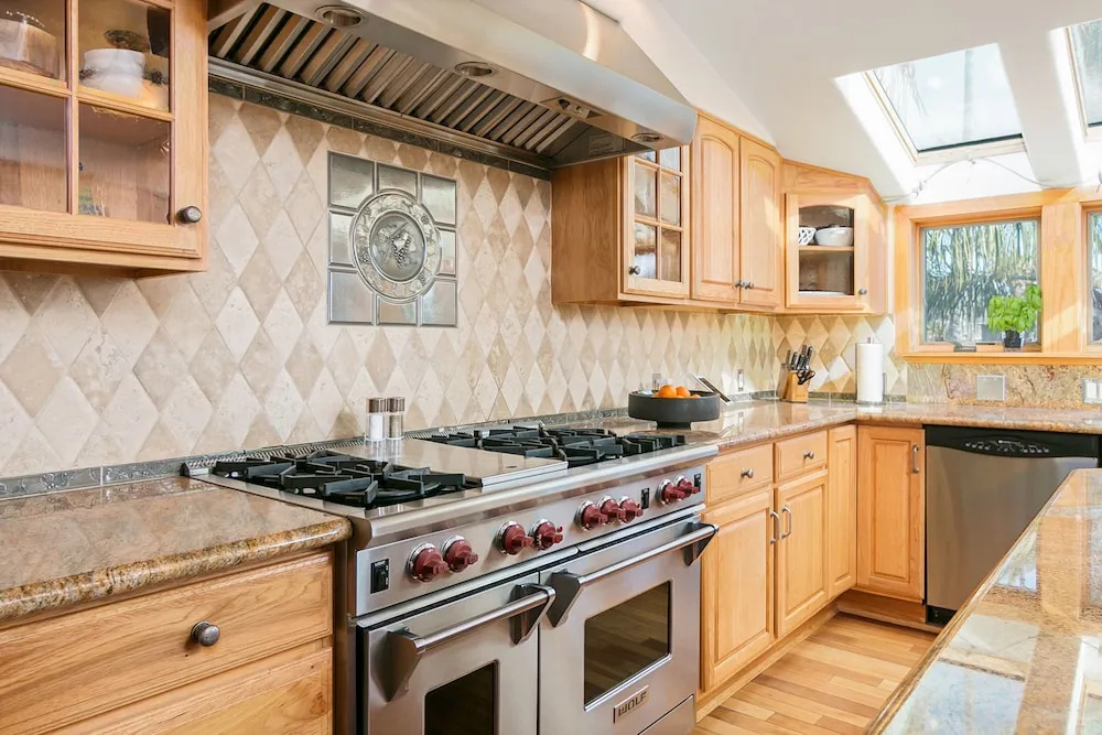 2462 Pierpont Blvd Home