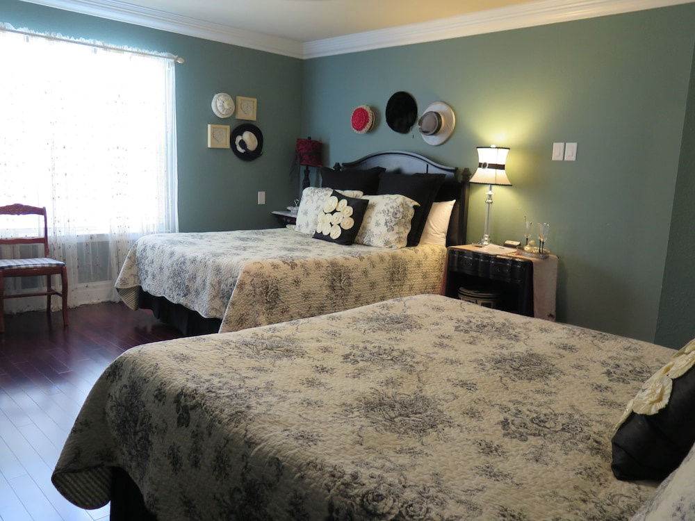 Yellow House B&B