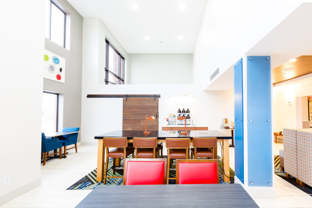 Holiday Inn Express & Suites Shelbyville by IHG