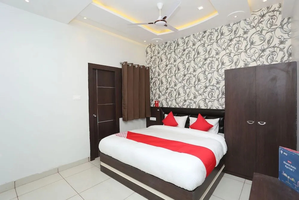Capital O 26711 Mukesh Palace