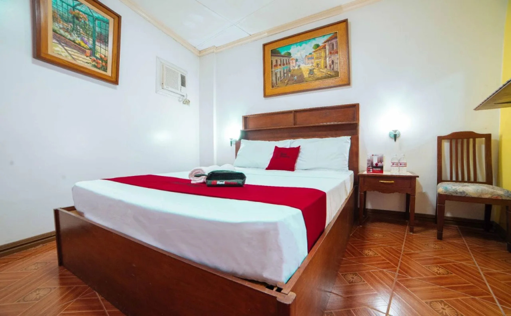 RedDoorz at La Casa Guesthouse former RedDoorz at Tamarind Street Angeles City