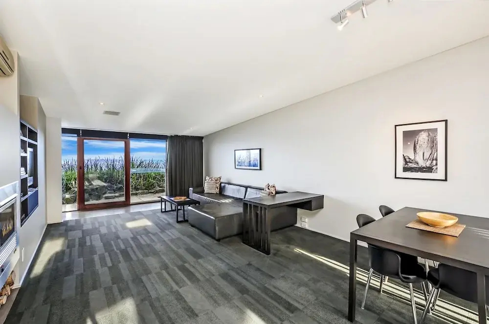 Hearns Beachside Villa 9