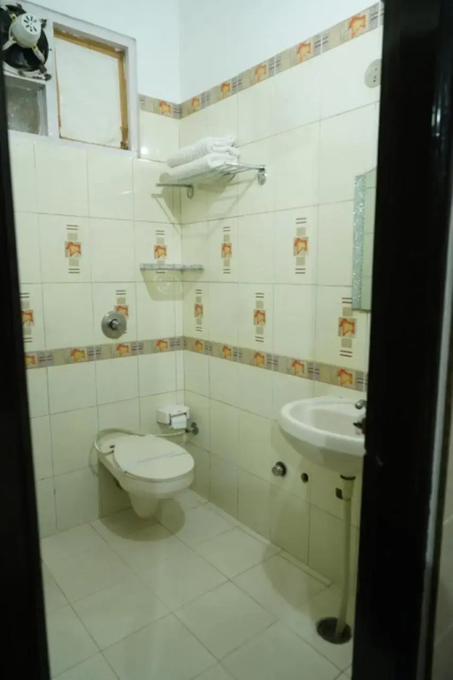 Hotel Malhotra inn 50 Meter from Golden Temple