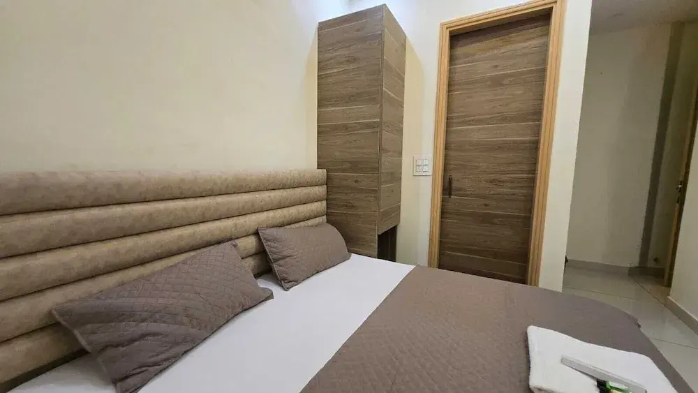G8 Hotel