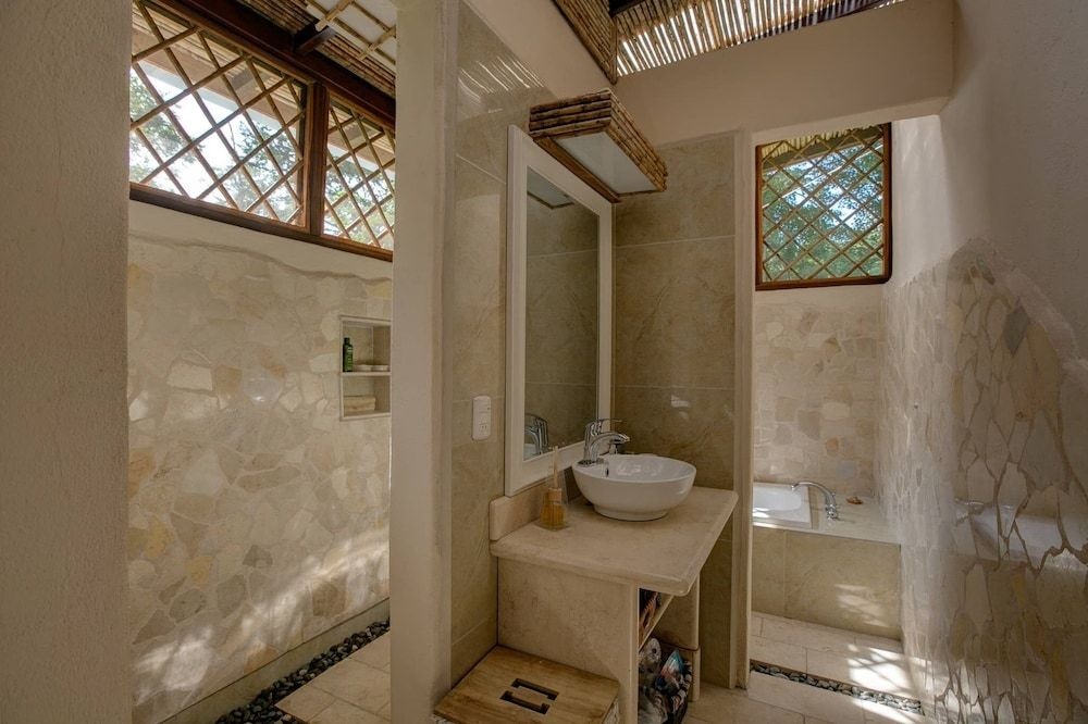 Zen Villa 1 - Three bedroom Luxury Villa with Private Garden -Playa Chiquita