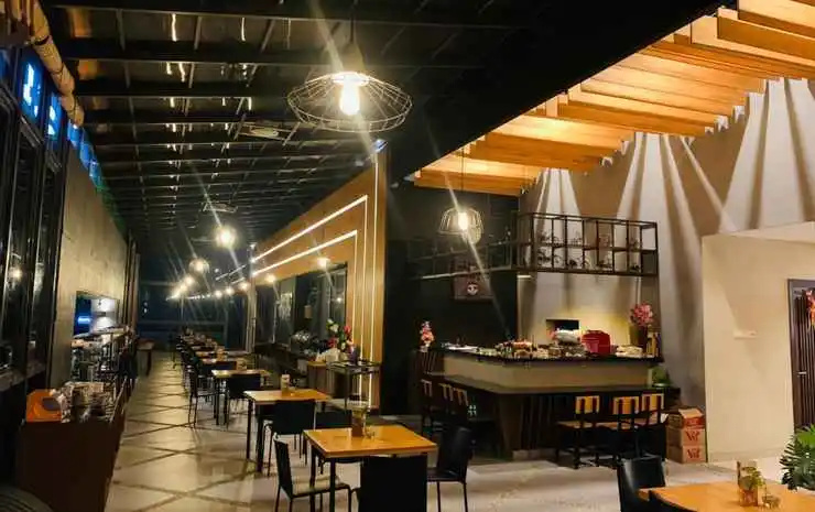 Front One Harvest Hotel Wonosobo