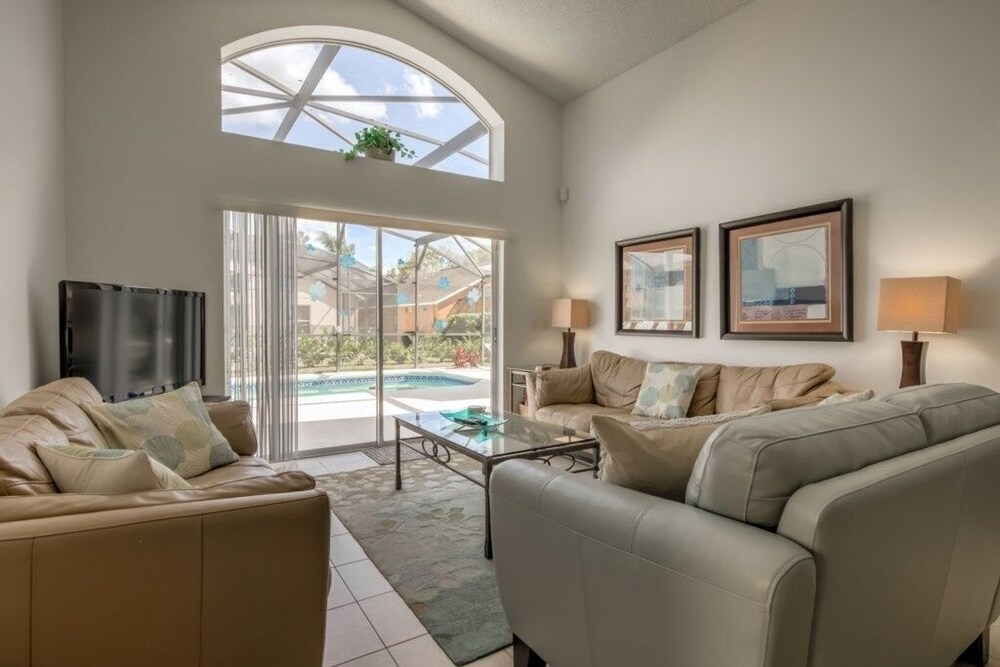 Large Pool With Game Room! 5 Bedroom Home by RedAwning