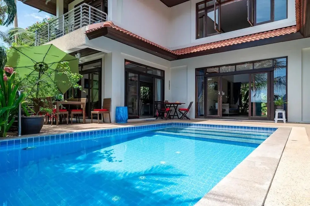 4 BR Villa walking distance to beach - KBR44