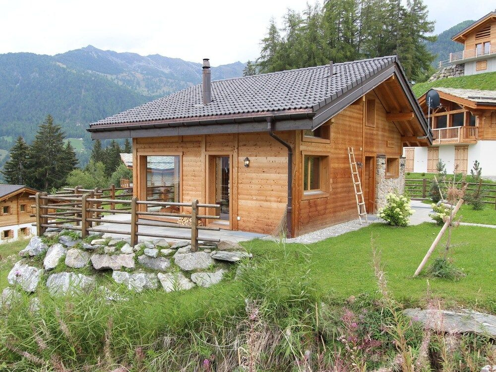 Chalet in La Tzoumaz Near Ski Slopes