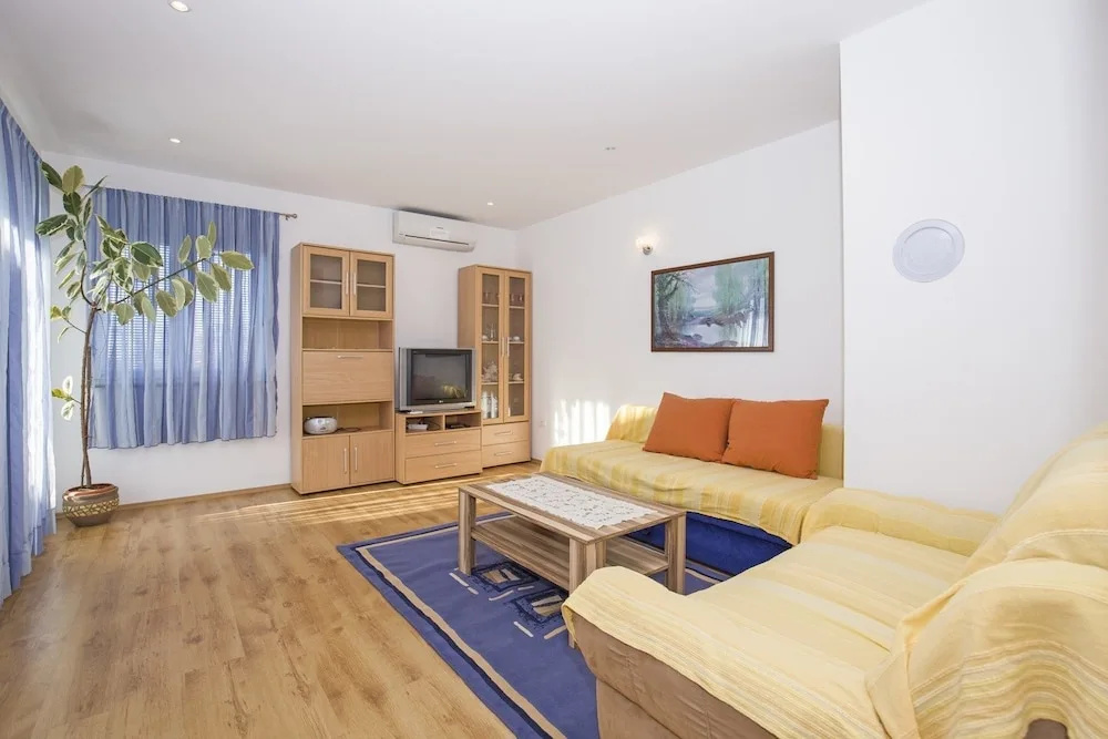 Apartments Alen / Two Bedroom A5