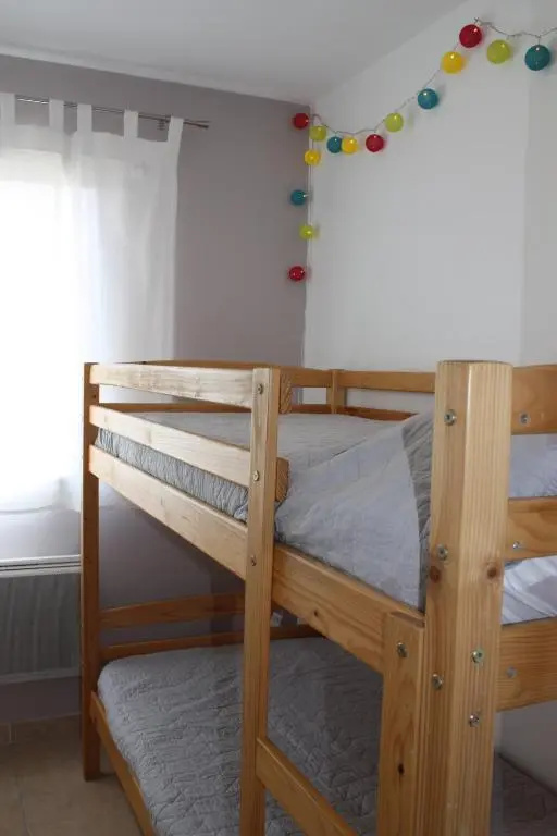 pleasant gîte, with collective heated swimming pool, in the heart of the alpilles in mouriès, 4/6 people.