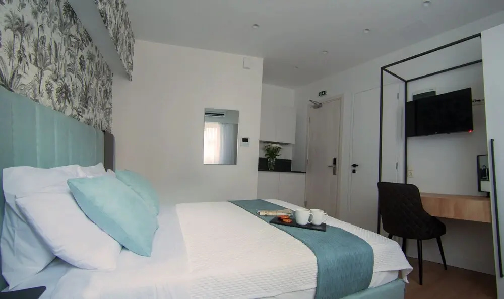 Phaedrus Living Modern Kriel Suites 203