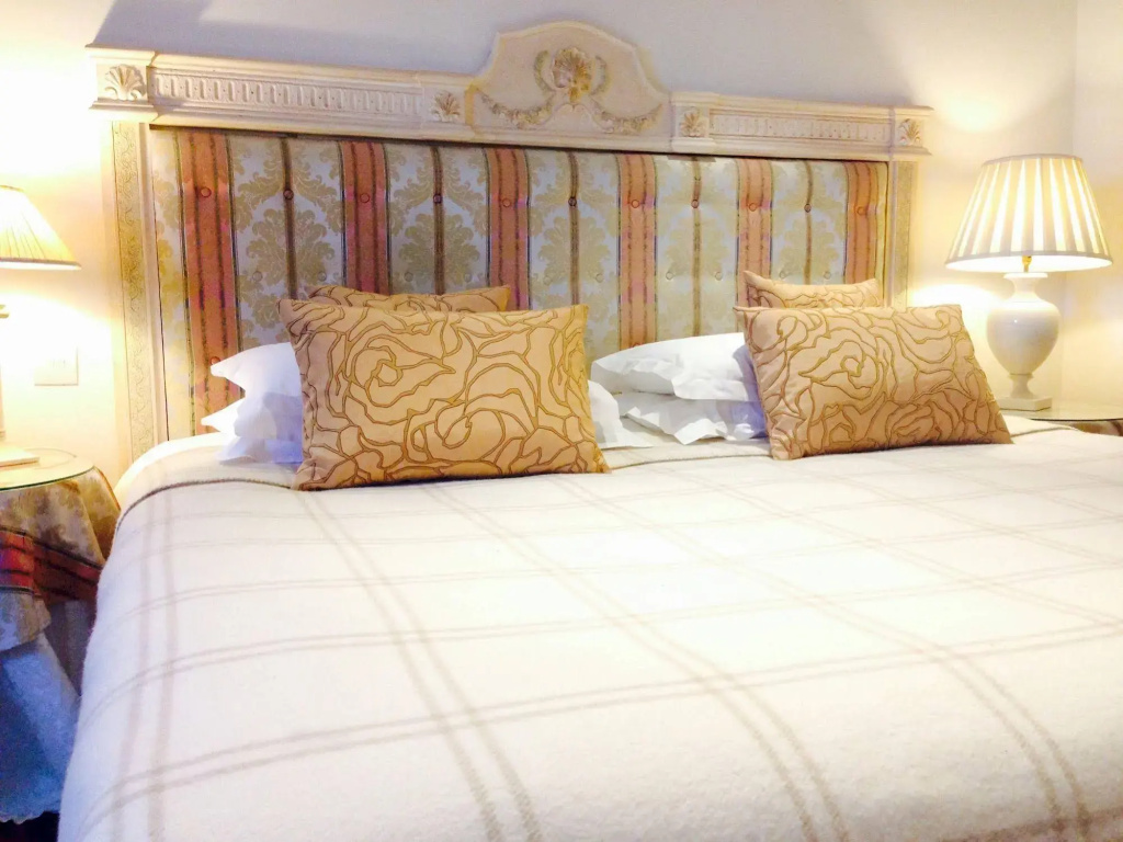 The Bell Inn Hotel