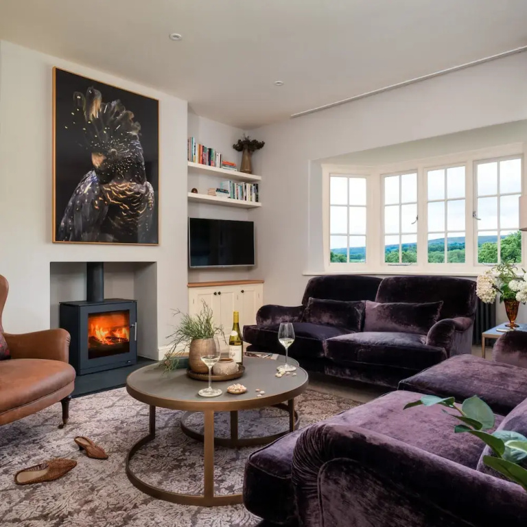 Higher Mapstone Luxury Dartmoor Retreat with Hot Tub, Views and Games Barn
