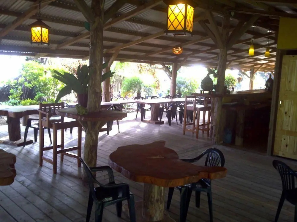 Playa Bluff Hotel