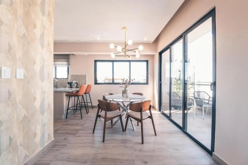Regatta Living Hotel By Mint
