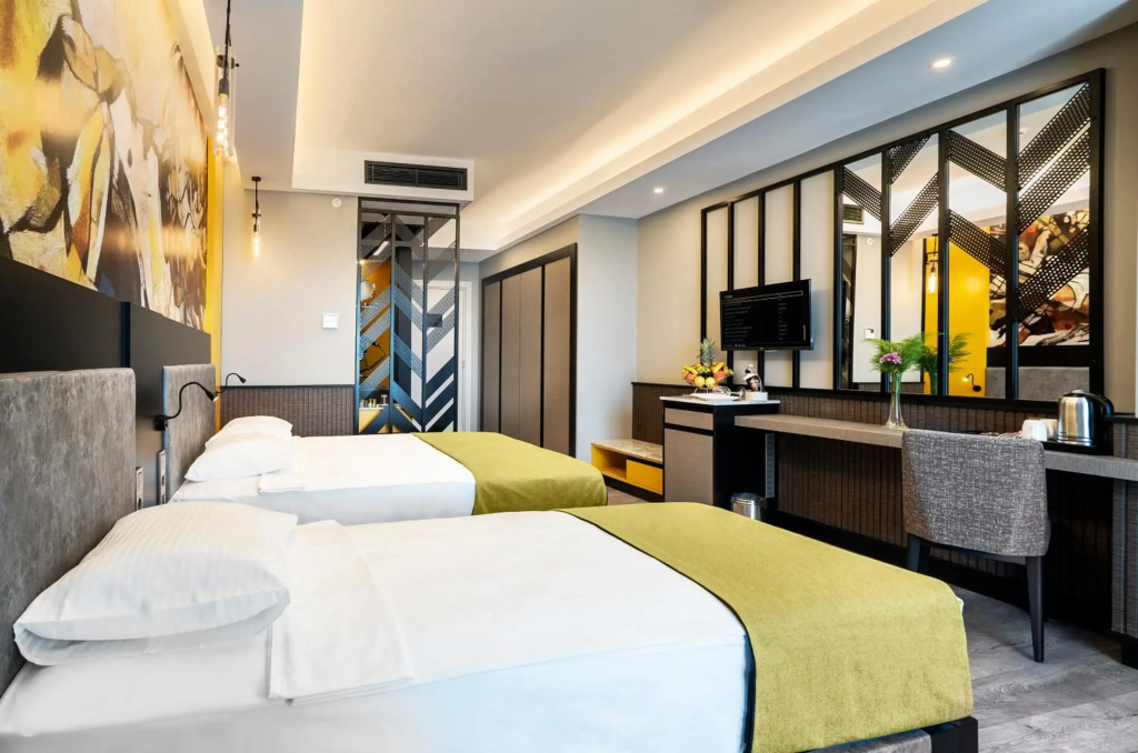 Arnor De Luxe Hotel & Spa