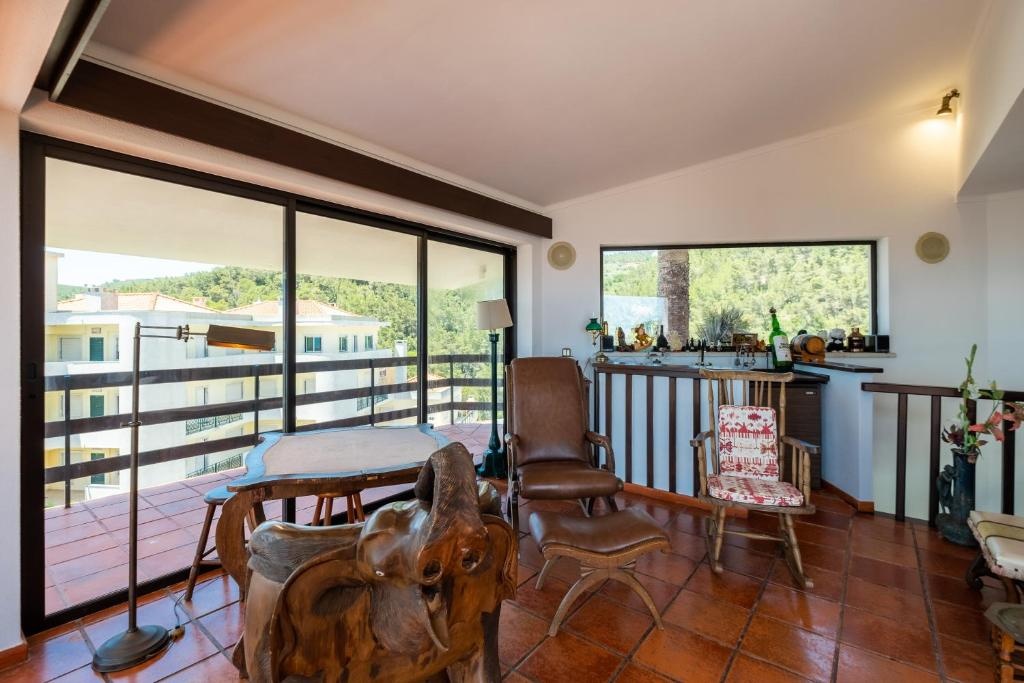 Panoramic Ocean View Villa & Pool in Sesimbra by Rent4Rest