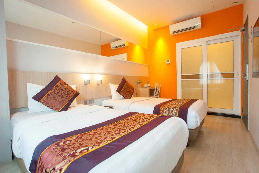 Orange Premier Hotel Taman Segar