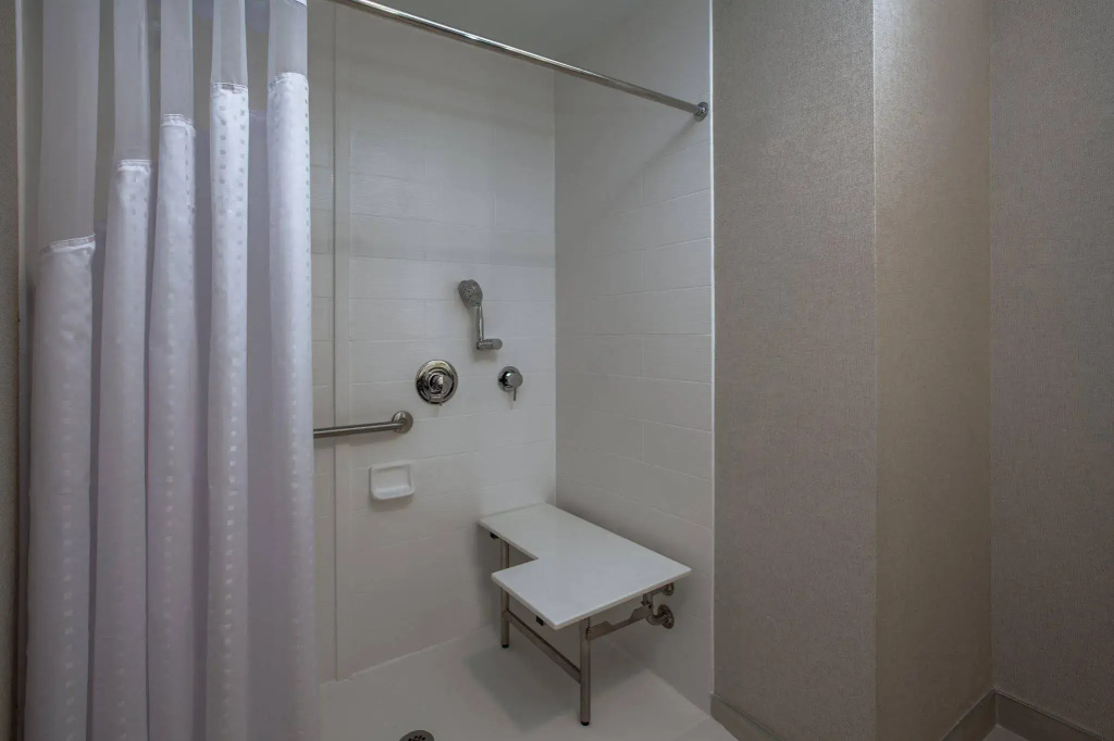 Holiday Inn Cleveland Clinic by IHG