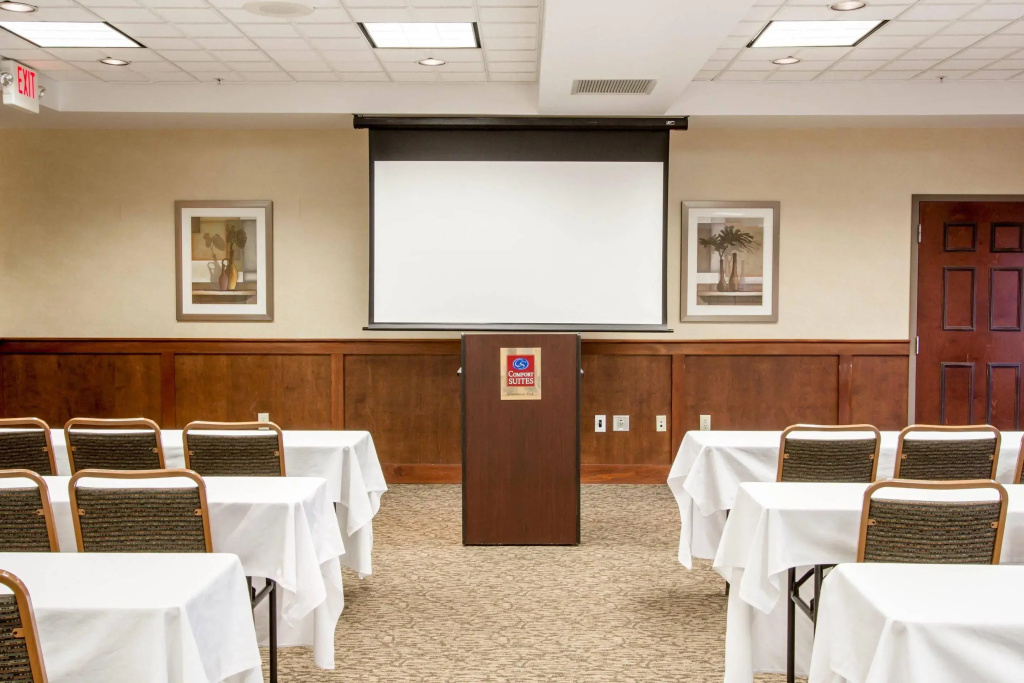Comfort Suites Grand Rapids North