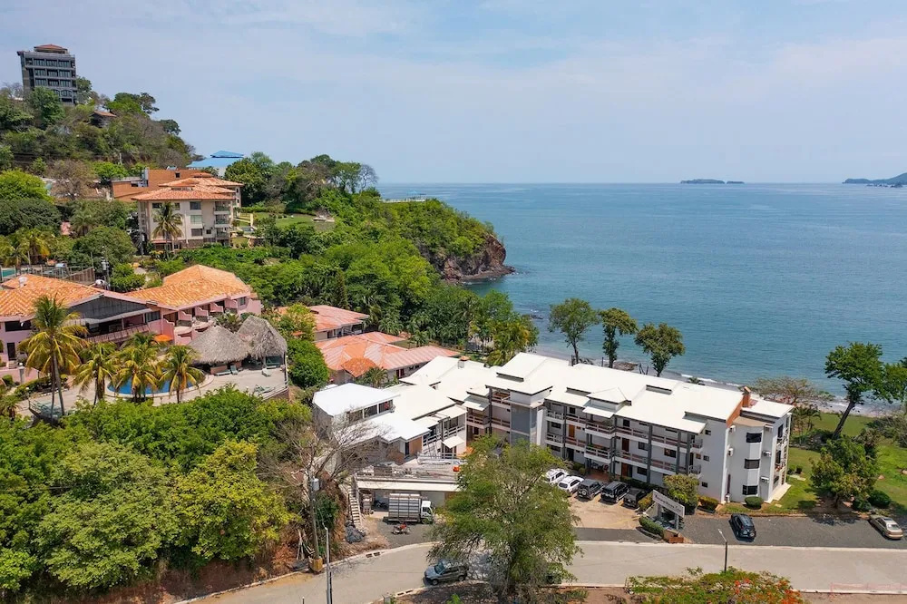 Newly Remodeled Beachfront Condo, Ground-Floor Terrace & Direct Access to Playa Flamingo