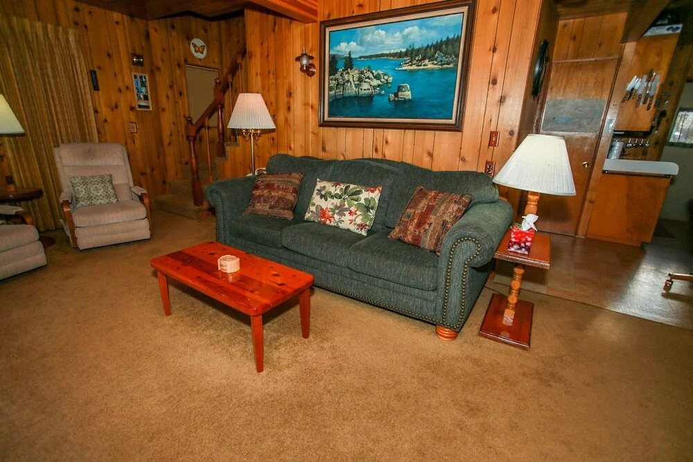Kiwi Cabin -free Ski/snowboard Rental! - 3br/1ba/fireplace/barbeque/dvdplayer 3 Bedroom Home