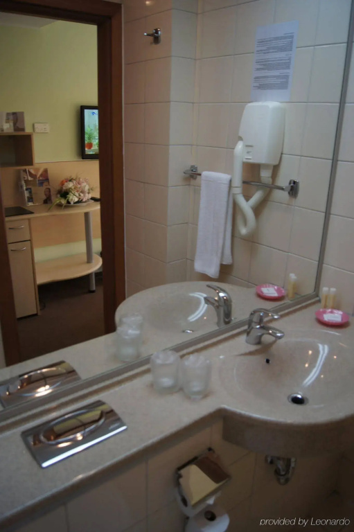 Zenith Hotel