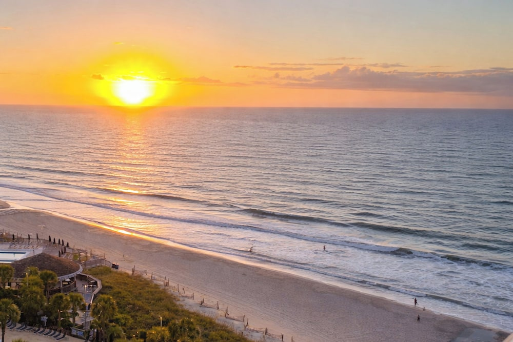 Warm Weather Escape w/ Pool Access in Myrtle Beach