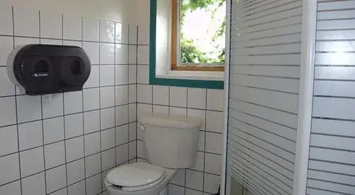 C&N Backpackers Hostel Vancouver