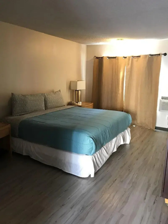Delos Reyes Palm Springs