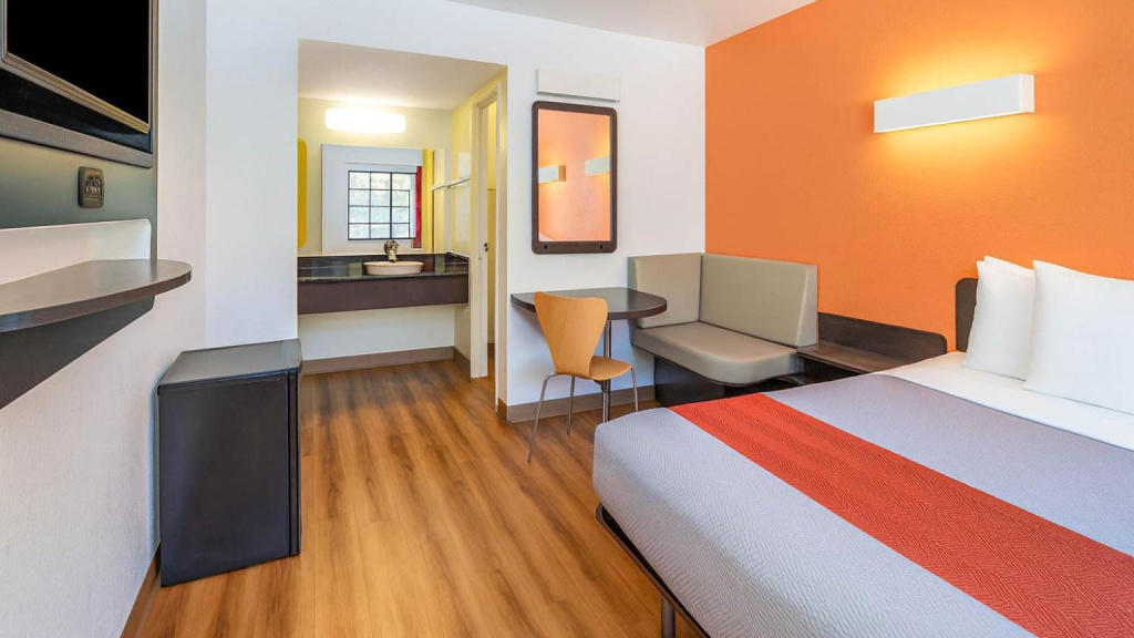 Motel 6-Carlsbad, CA Beach