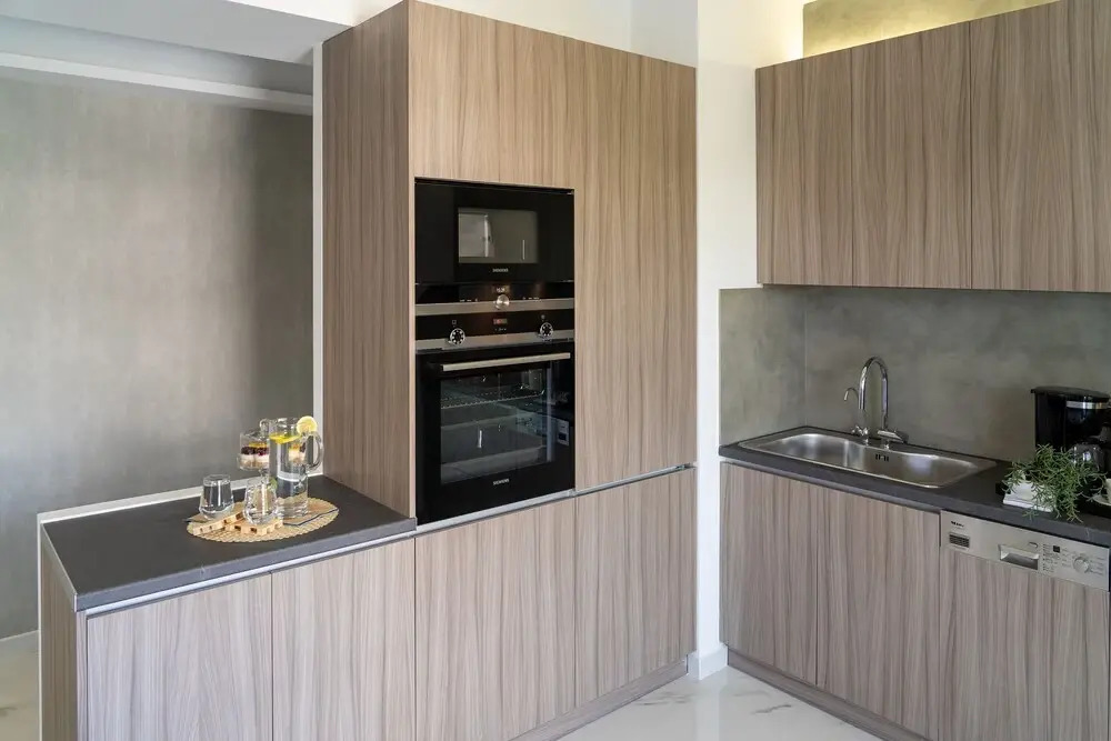 The Lop Athens Holidays Luxury Suites