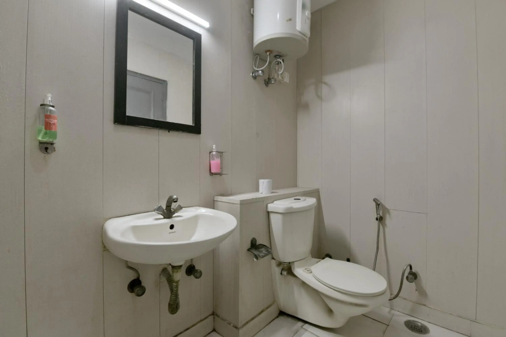 Hotel Diamond Stays Sector 51 Noida
