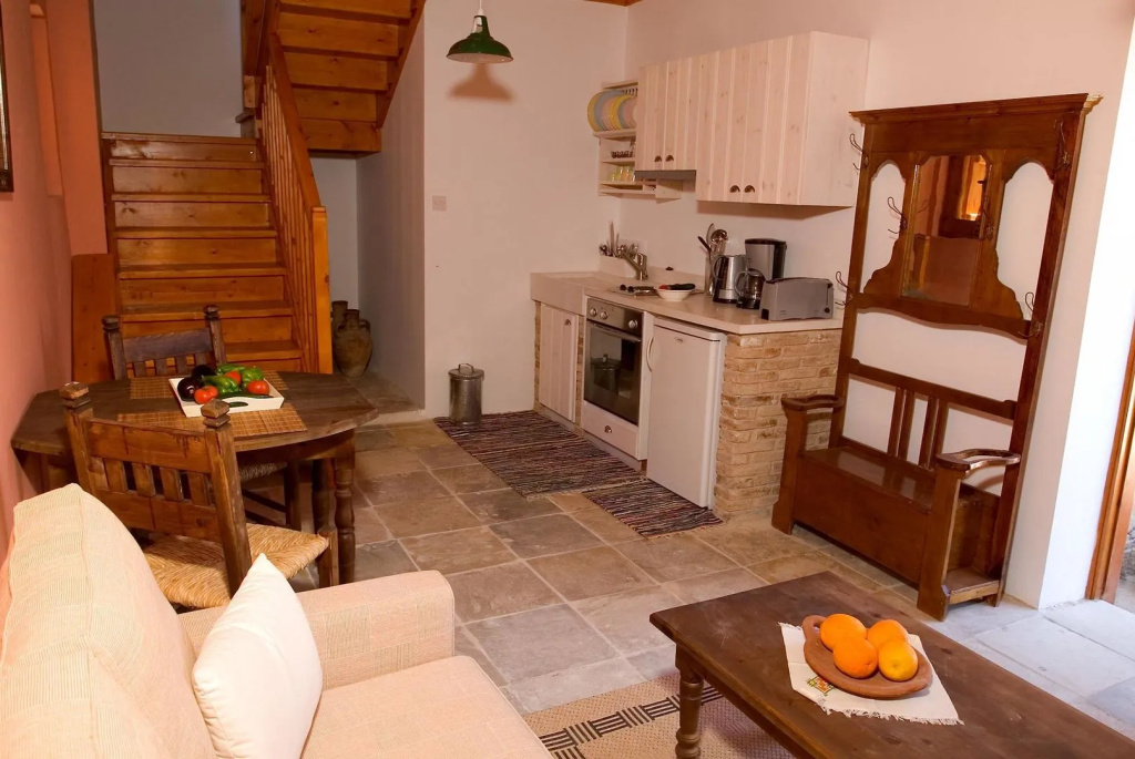 Eveleos Country House